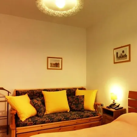 Del Corso ホテル セストラ