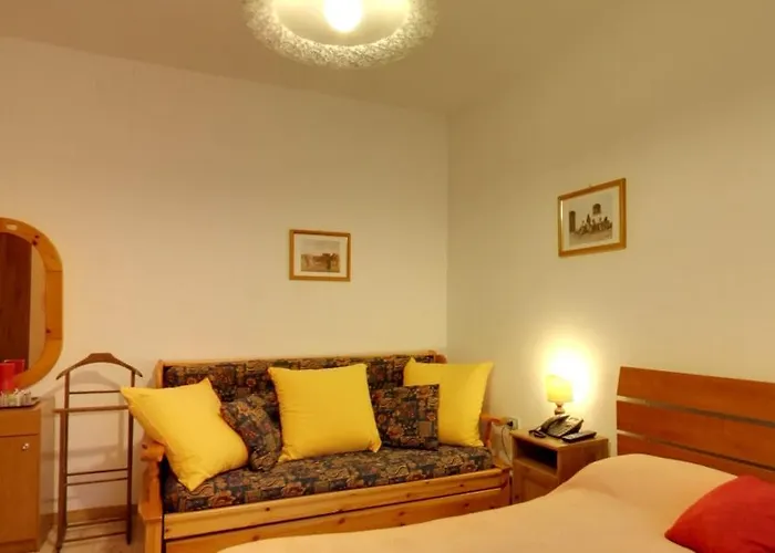 Del Corso 塞斯托拉